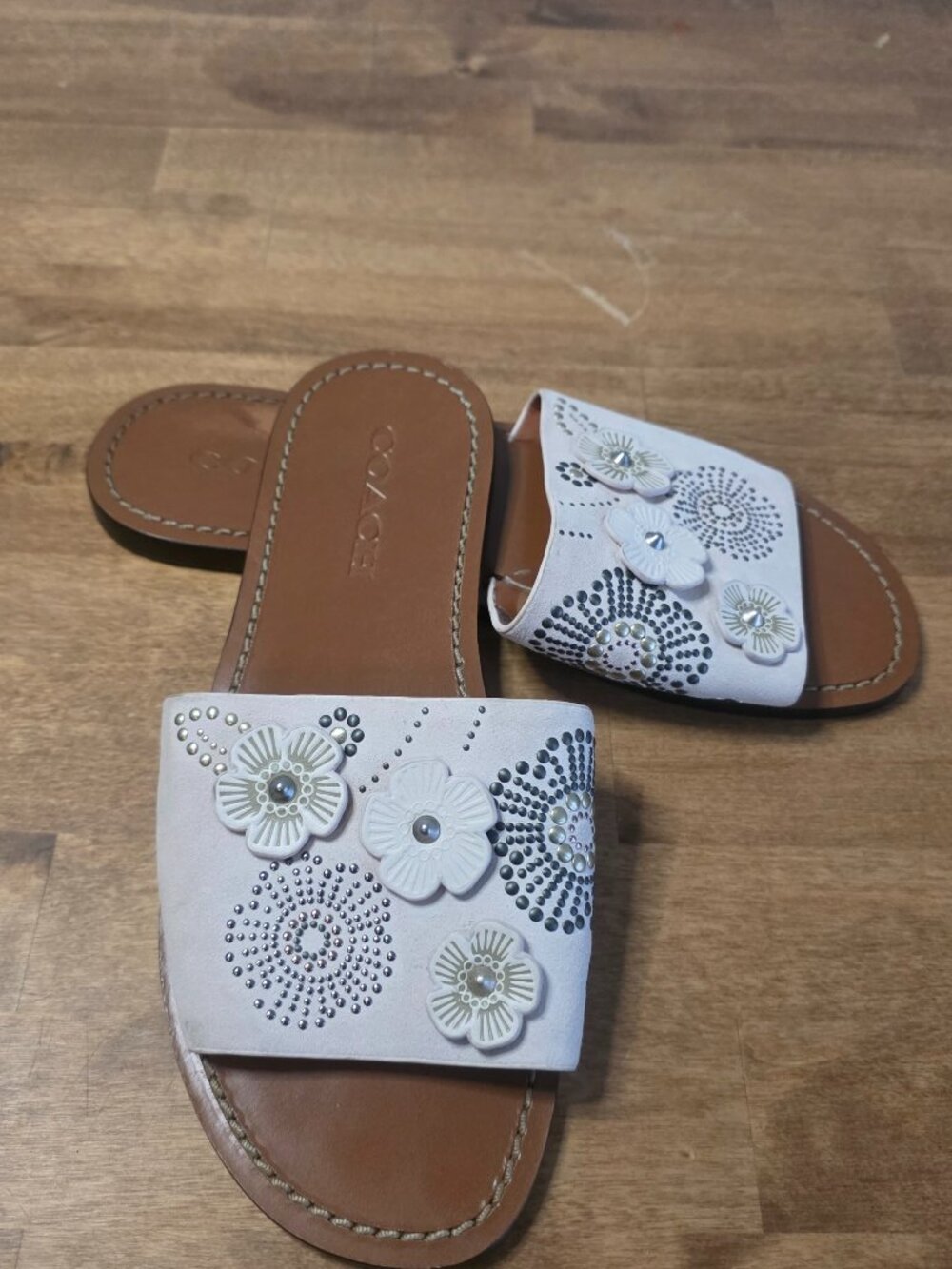 Coach White Suede Tea Rose Print w/Rivets Flats Size US 7.5